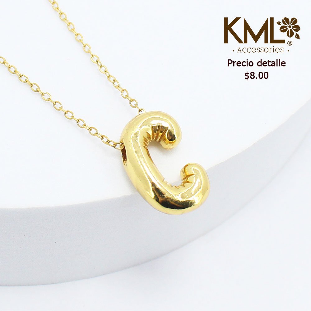 COLLAR DORADO LETRA C