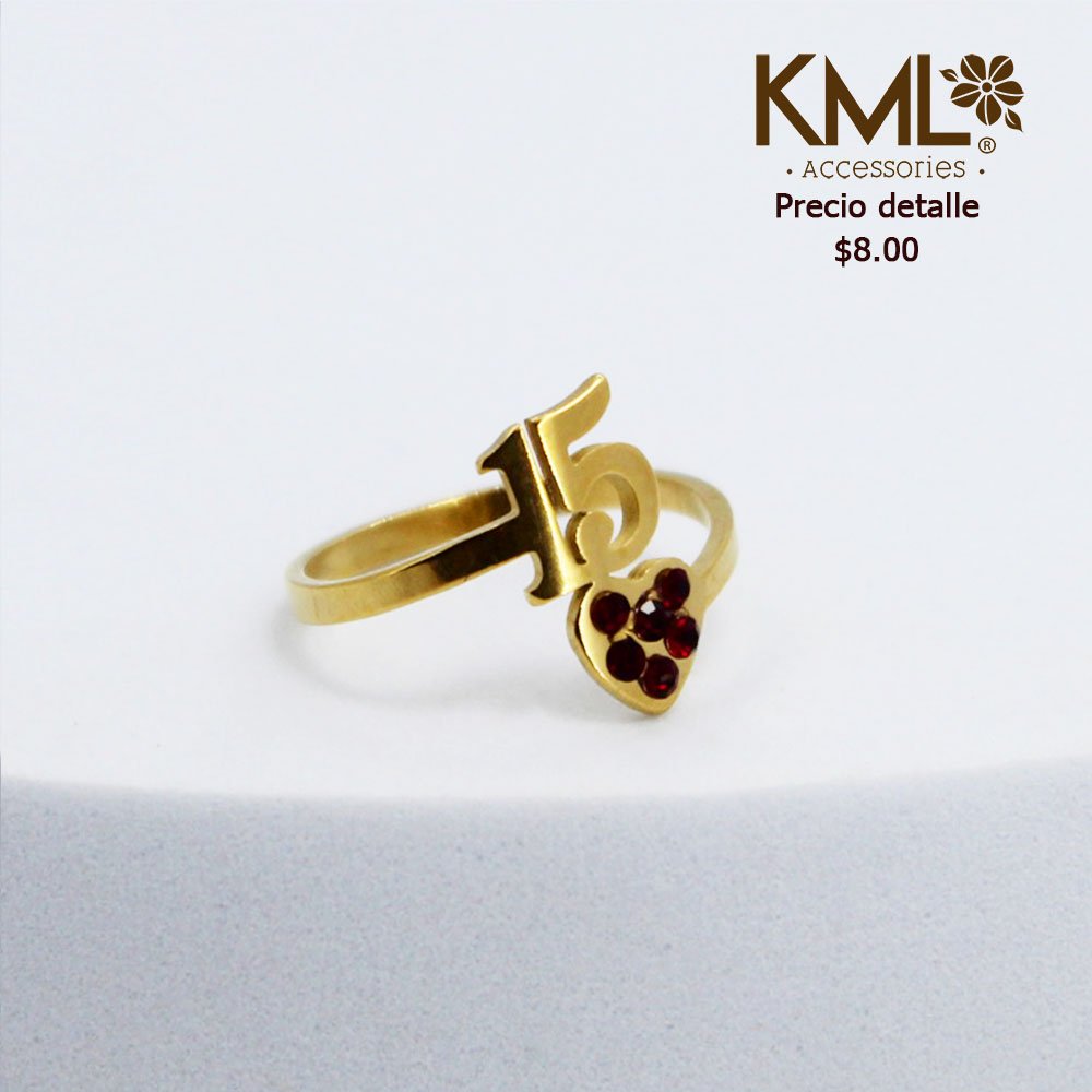 ANILLO 15 AÑOS SOBRE CORAZÓN ROJO